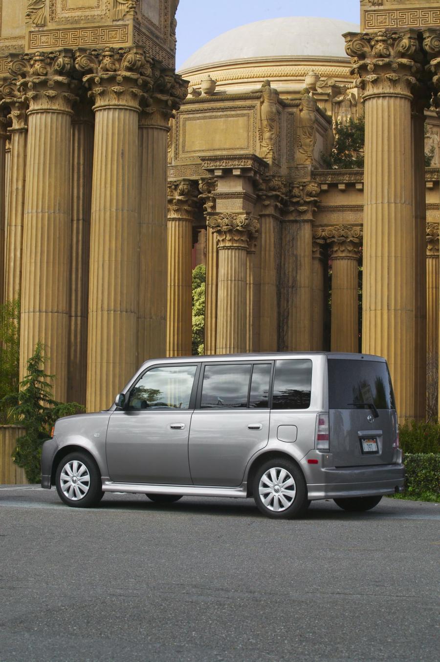  Scion xB 2003 года  (фото 14 из 42)